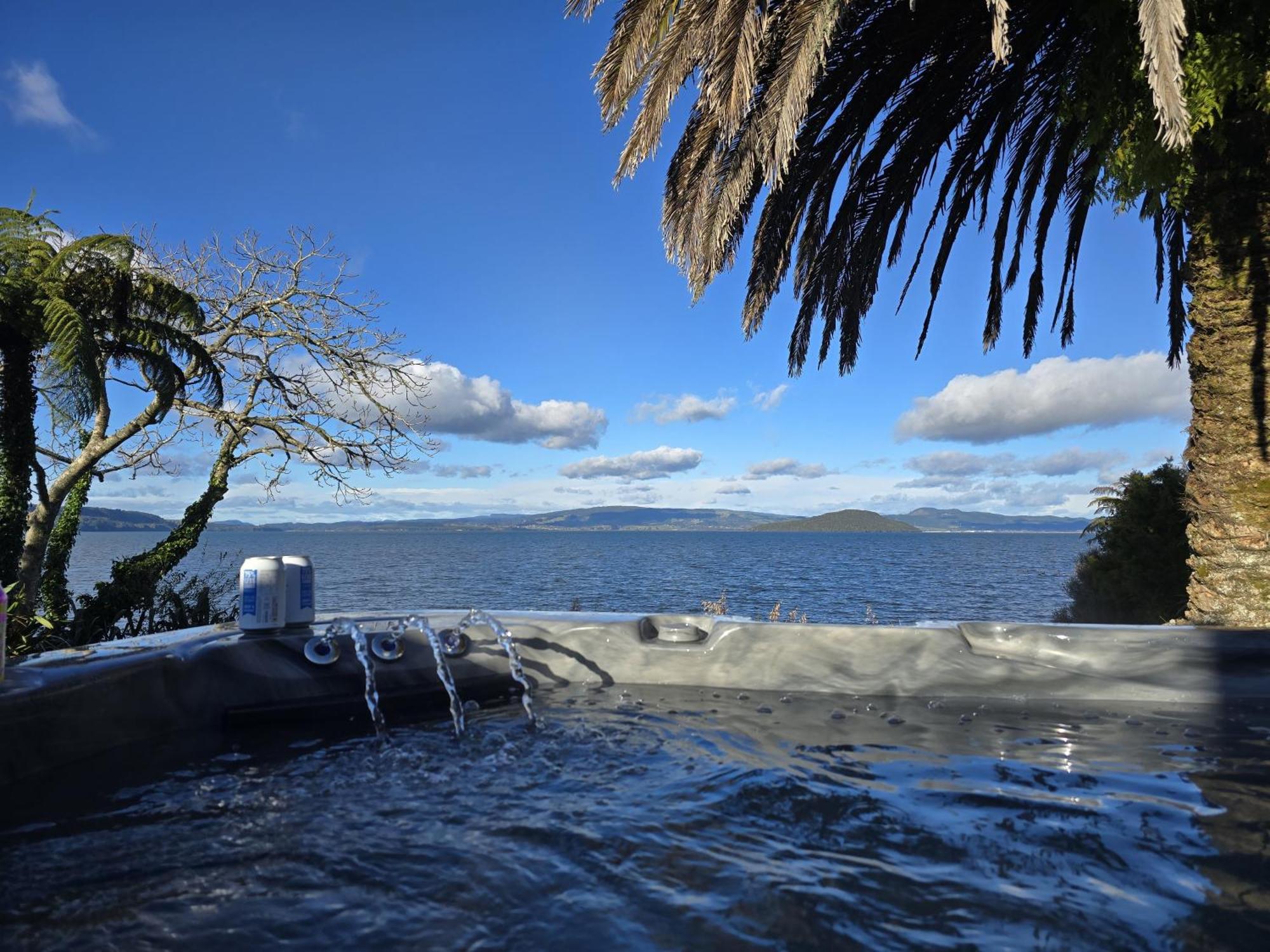 Lake Haven - On The Lakefront Hamurana Exterior photo